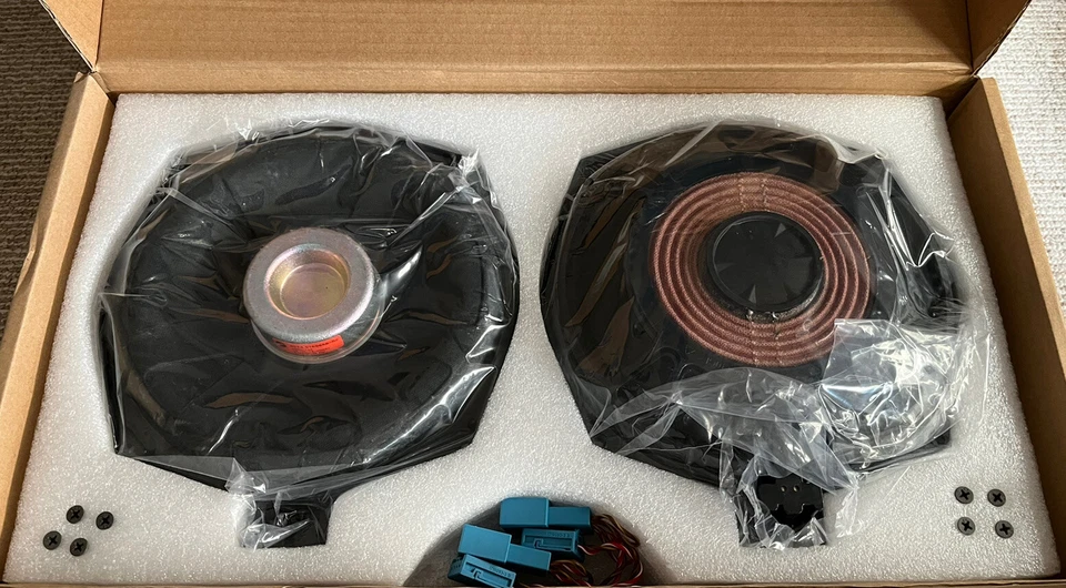 BMW G20 G21 G22 G30 G31 G32 HARMAN KARDON SUBWOOFERS PAIR - Image 3 of 4