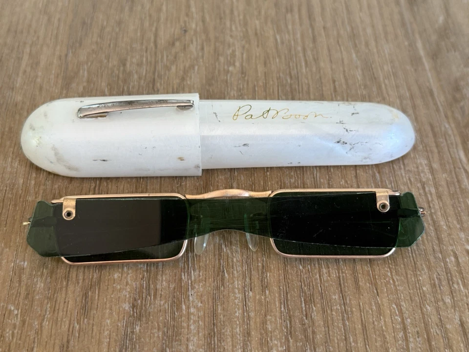 RARE Vintage Pat Boone Sunglasses (Green w/ Visor & Signed Mother of Pearl Case) - Image 2 of 4