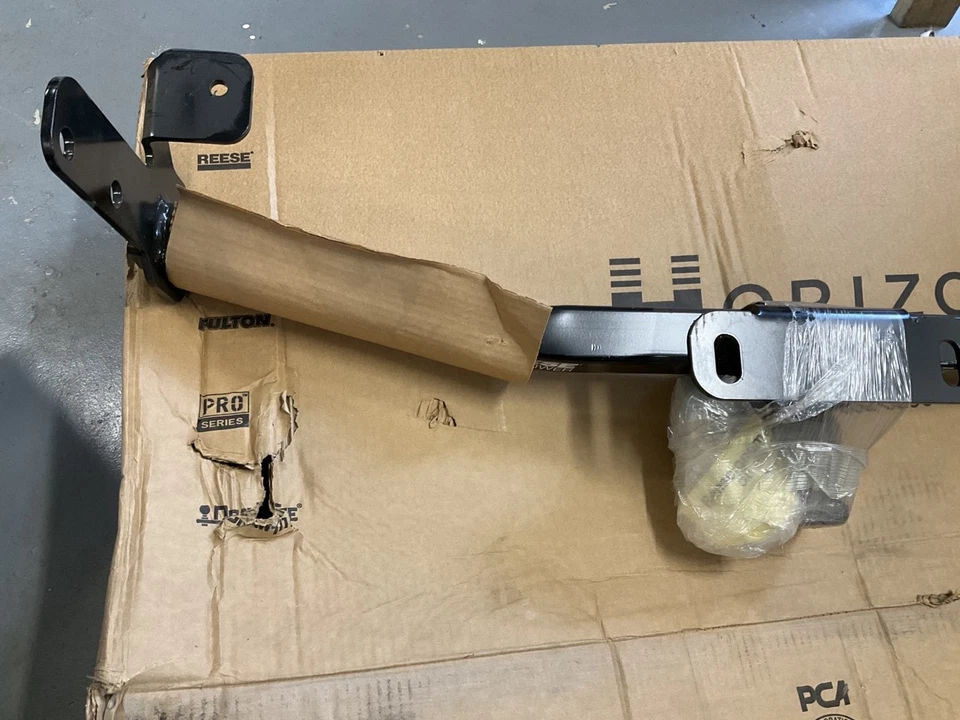 Enganche receptor remolque Reese 51193 clase 3 - 02-07 Saturn Vue, 06-09 Torrent Foto 2 de 4