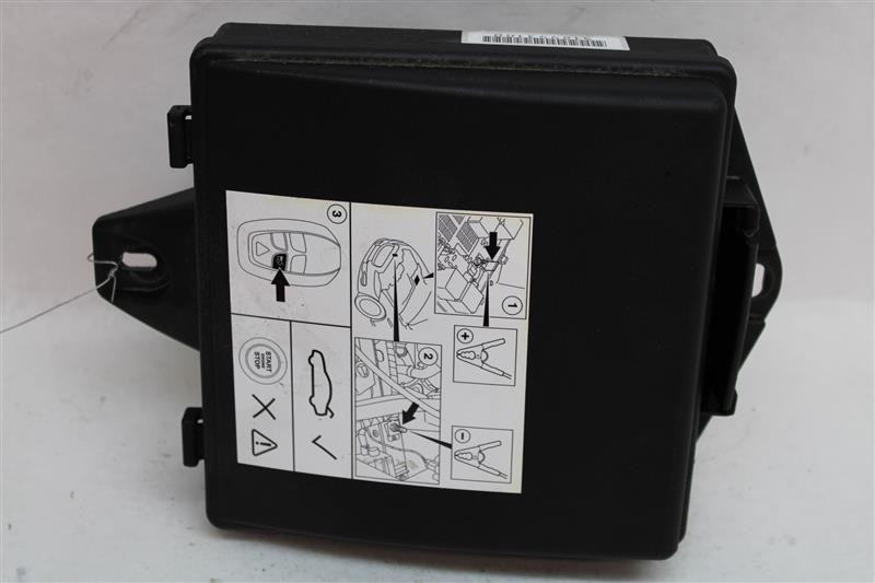 Jaguar XJ XJL XJR 2010-2012 Fuse Box Part 1135971