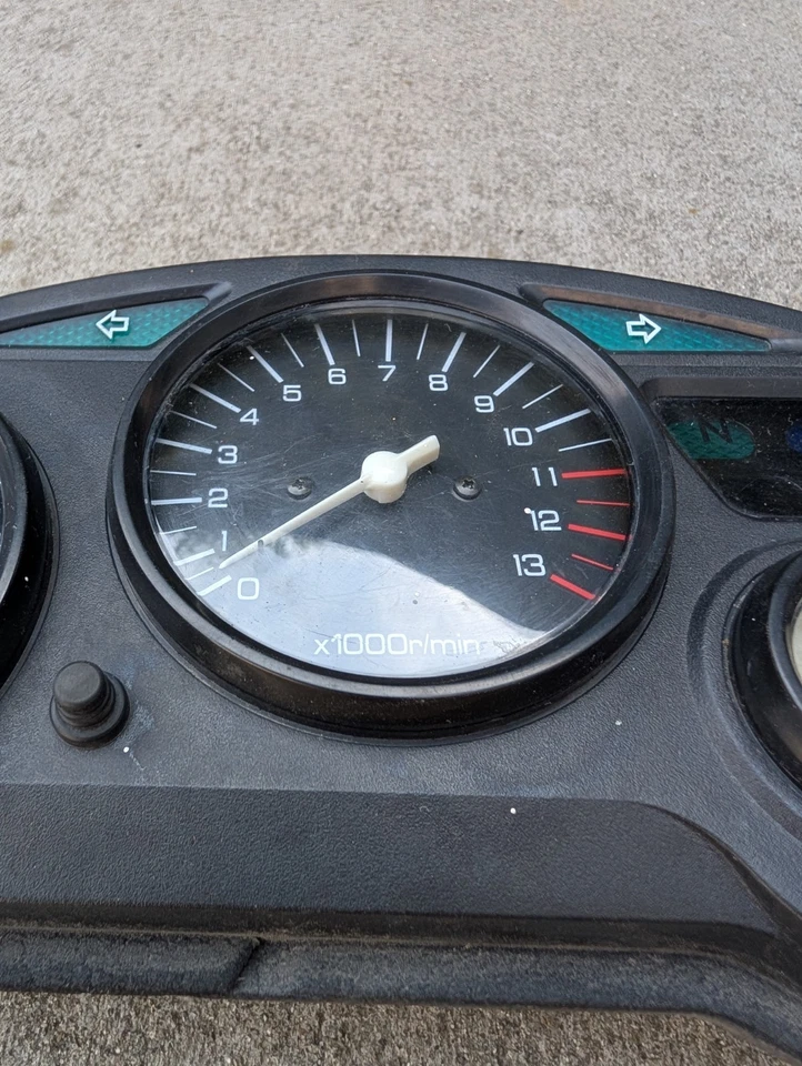 Velocímetro Suzuki GSX 600 F 2004 Katana Gauge Cluster GSX600 04 Foto 2 de 4
