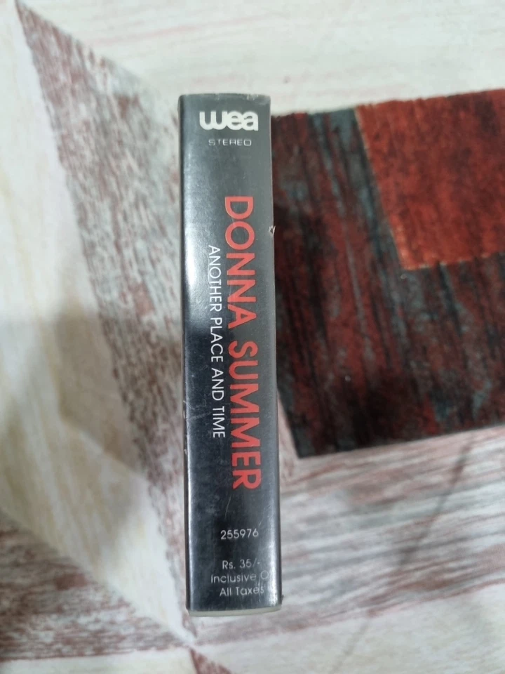 Donna Summer Another Place And Time INDIA Edition CLAMSHELL CASSETTE Foto 2 de 4