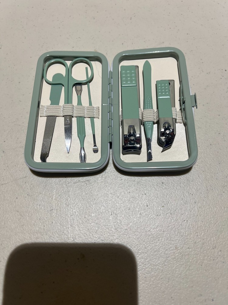 New 7Pcs Nail Care Pedicure Set Personal Manicure Travel Grooming Kit Men Women