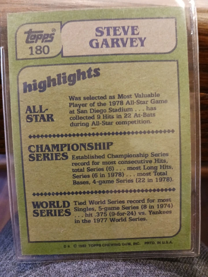 1982 Topps #180 Steve Garvey In Action Los Angeles Dodgers - Image 2 of 2
