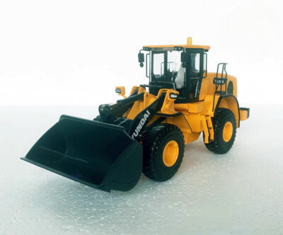 1/35 Scale HYUNDAI HL960 Wheel Loader Diecast Model Toy Collection
