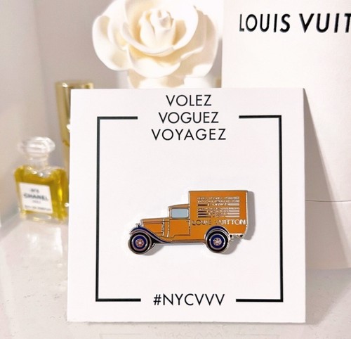 ⚡RARE⚡ LOUIS VUITTON x VVV Exhibit & Louis Vuitton X Pins *BRAND NEW* SET OF 3 - Picture 2 of 8