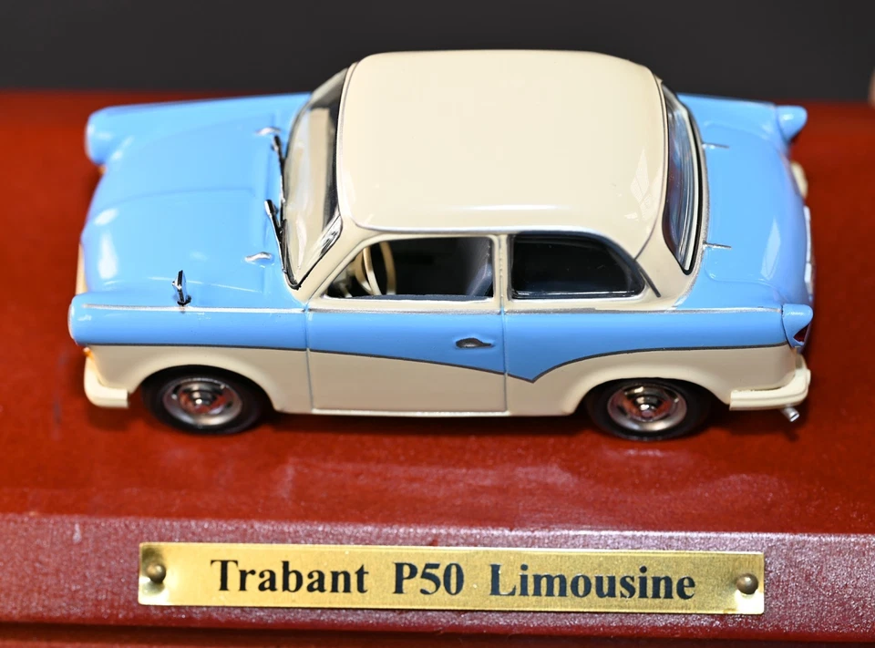Trabant P50 Limousine Blue & Cream 1:43 Diecast DDR Auto Atlas Verlag ex in box - Image 3 of 4