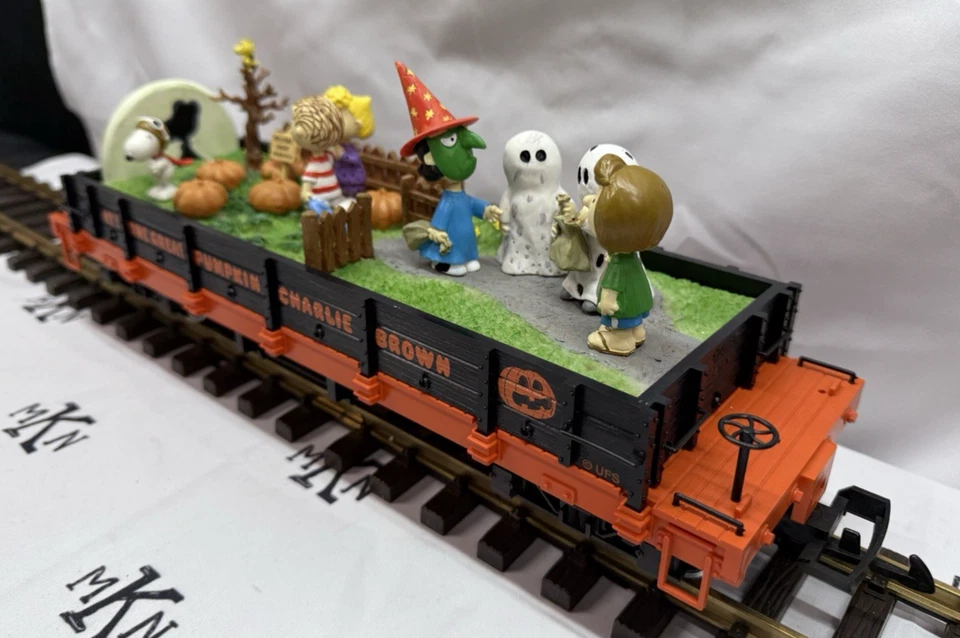 LGB 44610 Peanuts It's the Great Pumpkin, Charlie Brown Halloween Train G Scale - Image 3 of 4