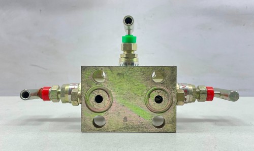 BAXCELL A105 BAX 3VMH-09 6000PSI 3 Valve Manifold Direct Mounting Flange NTS - Picture 7 of 16