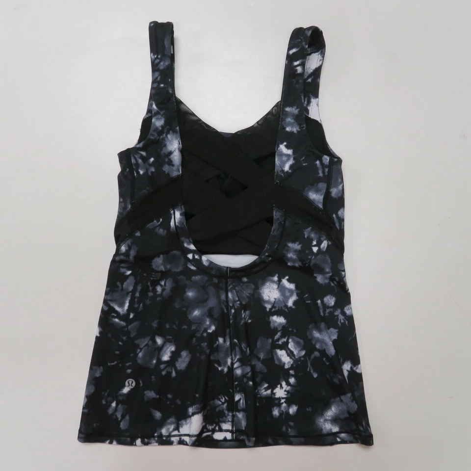 Camiseta sin mangas Lululemon Rise and Flow Dusk Dye blanco y negro talla 4 hojas florales Foto 2 de 4