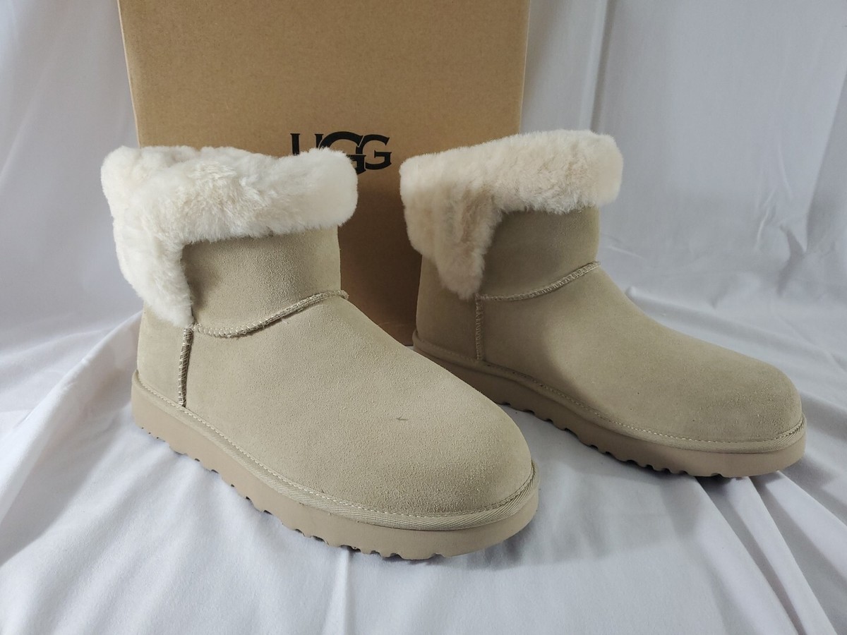 UGG Women display picture 1