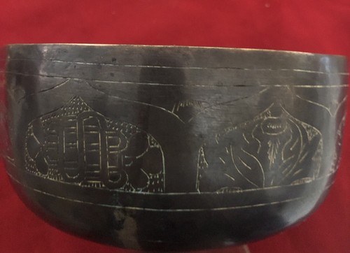 Vintage, gravierte Singschale, dunkle Schicht auf einer Schüssel im tibetischen Stil, 6,75 Zoll Durchmesser - Bild 4 von 12