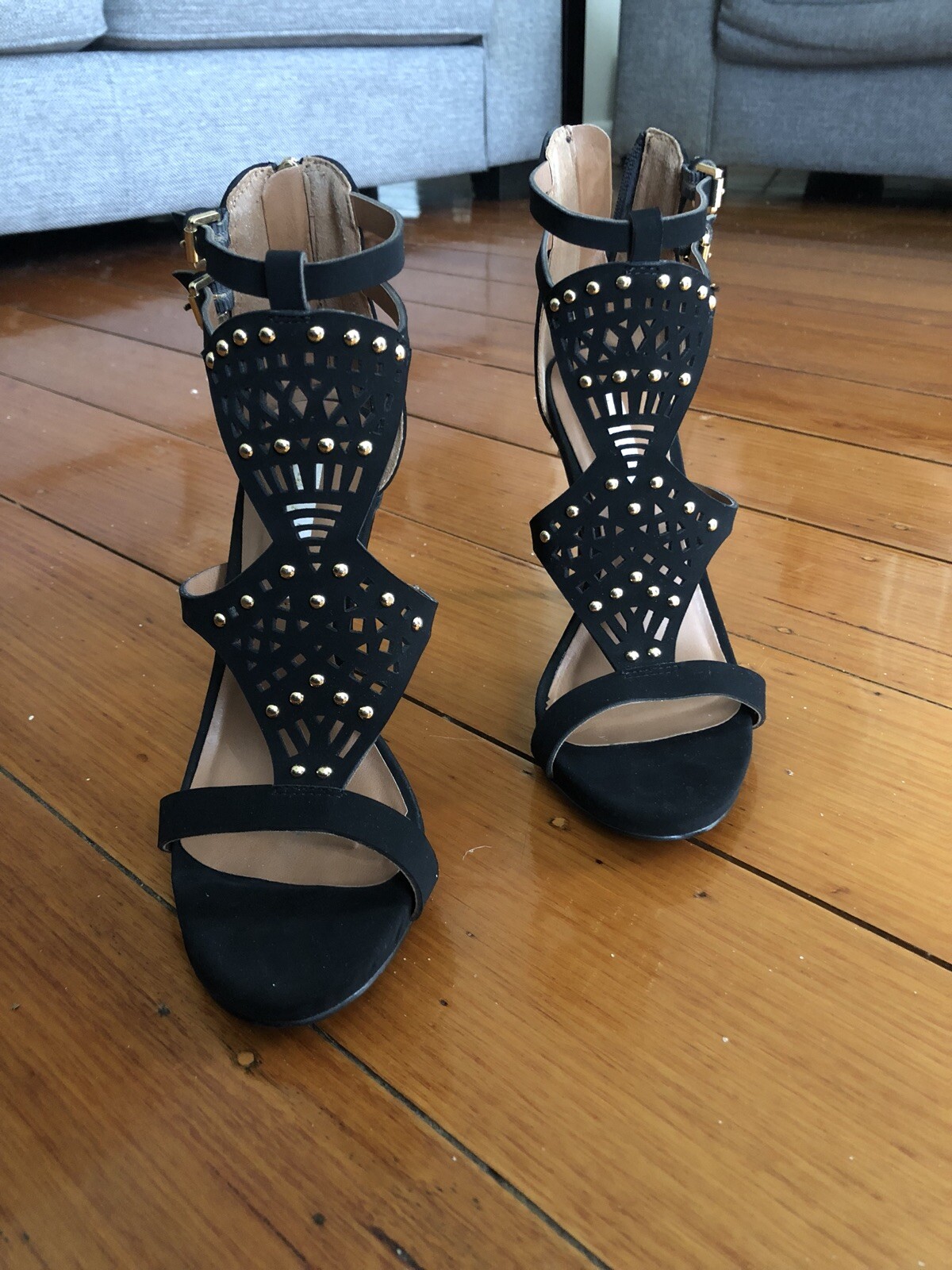 Famous Footwear Pied A Terre Size 8 Black And Gold Heels | eBay