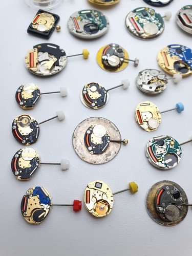 ETA Movement Lot - 36 Pieces - Parts - Picture 8 of 10