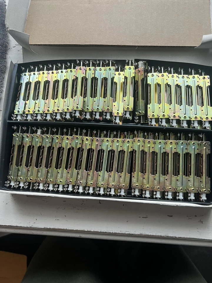 Single Slide Potentiometer Fader / Slider - 10k Lin - 75mm lang RUWIDO NOS 38 PCS - Bild 2 von 4