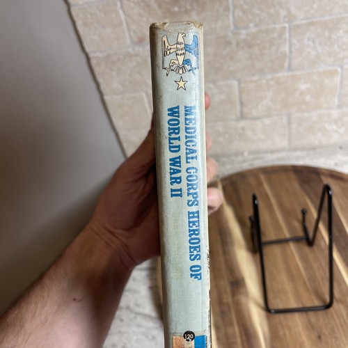 Medical Corps Heroes of World War II World Landmark #120 Hardback - Picture 4 of 18
