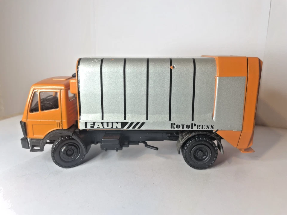 Voiture poubelle Conrad 3033 Mo Mercedes Benz RotoPress FAUN emballage... - Photo 2/3