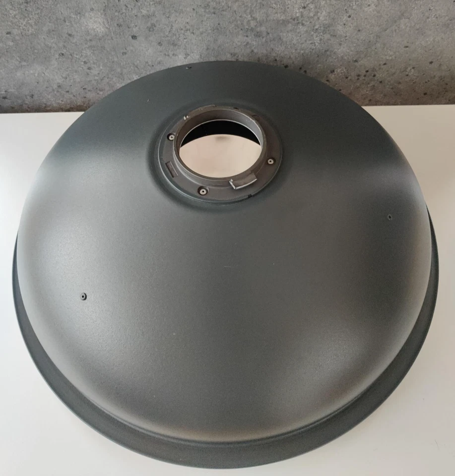 Broncolor P-Soft reflector (Silver Beauty Dish) + Broncolor Case - Image 3 of 4