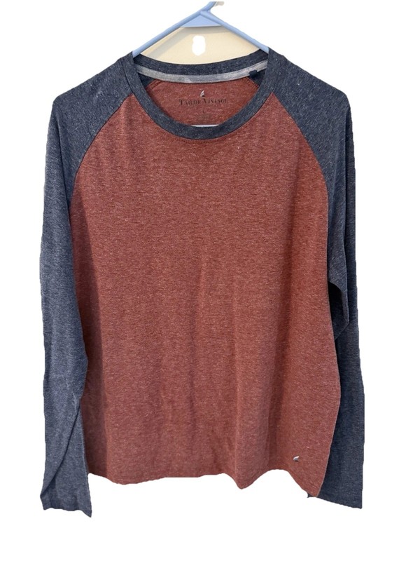 Tailor Vintage Men's Long Sleeve TShirt Size Large Red And Blue
