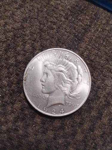 1924 Philadelphia Peace Silver Has Lamination On Obverse  Uncirculated