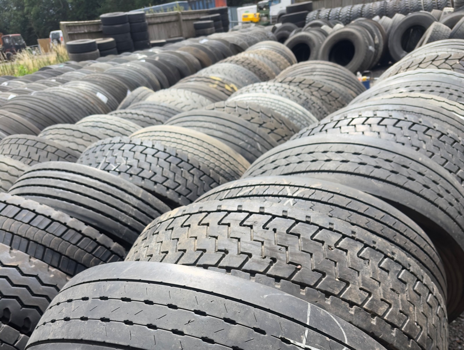 Commercial Truck Tyres For Export/ used Truck tyres for Export