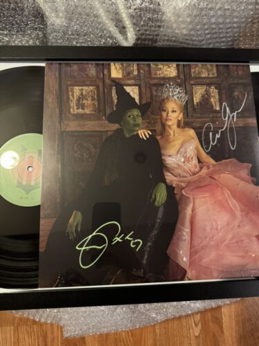 Wicked: The Soundtrack Signed LP by Ariana Grande and Cynthia Erivo Framed - Picture 3 of 5