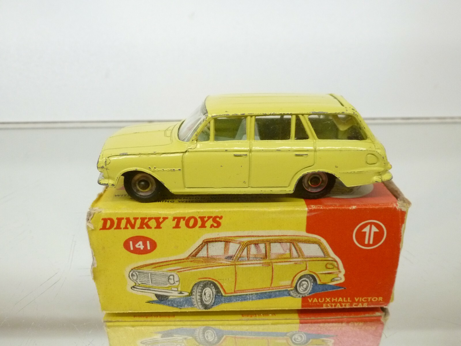 Dinky Toys GB N°141 Vauxhall Victor Estate 1/43 - Jaune - Peu Sorti En Boîte - France
