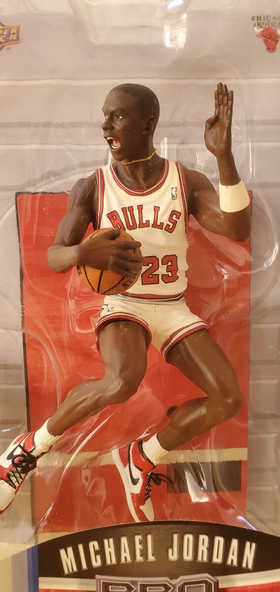 UPPER DECK AIR MICHAEL JORDAN PRO SHOTS ACTION FIGURE I AND UPPER DECK AIR MICHAEL JORDAN PRO SHOTS ACTION FIGURE I AND