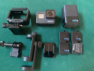 GoPro Hero7 Black w/Sandisk Extreme 64mb extra batteries mounts