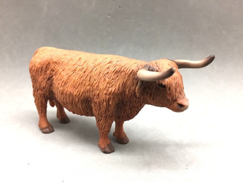 Scottish Highland Cow Schleich Figure 2009 Dairy Farm Cattle Female 5" x 2.5"t