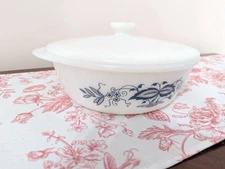 Vintage 2Qt Glasbake “Blue Onion” Ovenware w/Lid 8.5” Old Town Blue