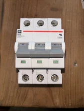 Cutler-Hammer D15 WMS3D15 3-Pole Circuit Breaker.                          4C-14