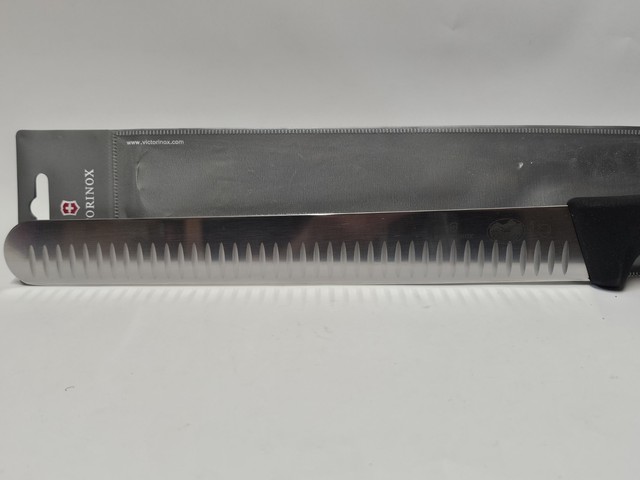 Victorinox Fibrox Pro 12-Inch Granton Edge Slicing Knife
