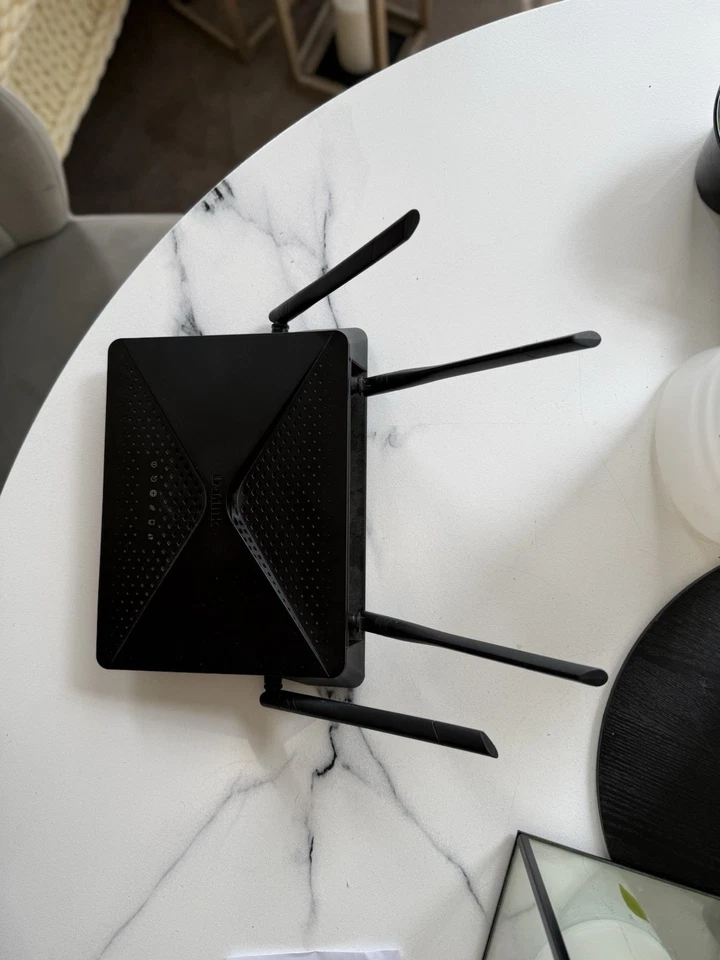 D-Link DIR-878 AC1900 Dual-Band Gigabit Wi-Fi Router + Ethernet Cable Bundle - Image 2 of 4