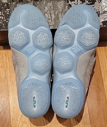 Nike LeBron 14 MAG - 859468-005 - Size 7Y ** WORN ONLY ONCE** - Picture 5 of 9