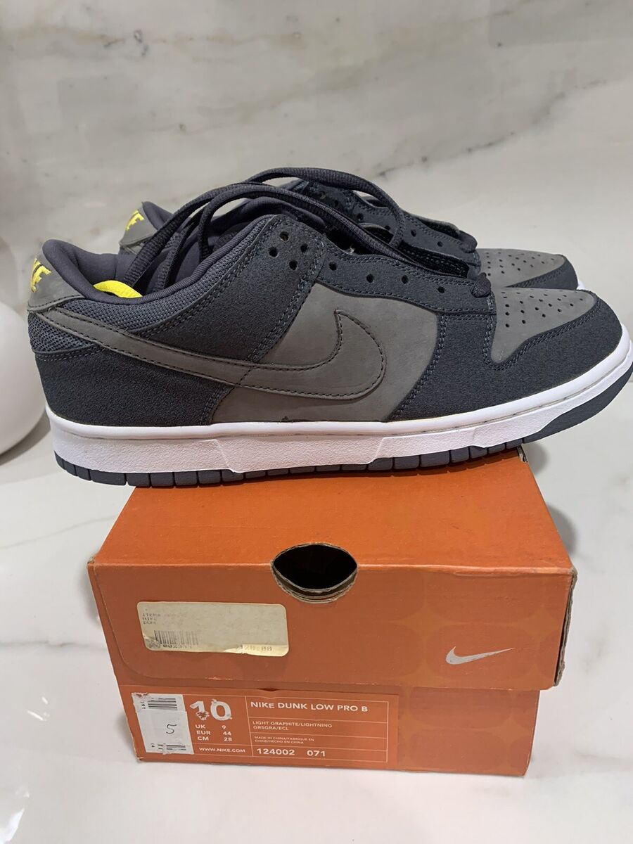 DS 2001 Nike Dunk Low Pro B Lightning 124002-071 SB Supreme DS 2001 Nike Dunk Low Pro B Lightning 124002-071 SB Supreme