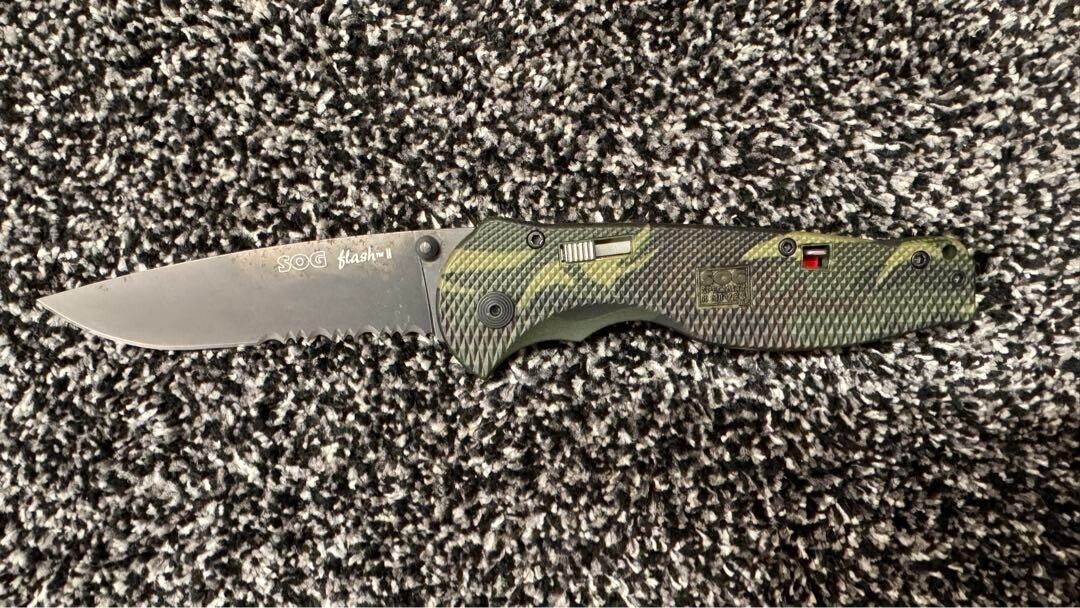 SOG Folding Knife CTFSA-98 FLASH-2 CAMO TINI 1/2 2005 Rare SOG Folding Knife CTFSA-98 FLASH-2 CAMO TINI 1/2 2005 Rare