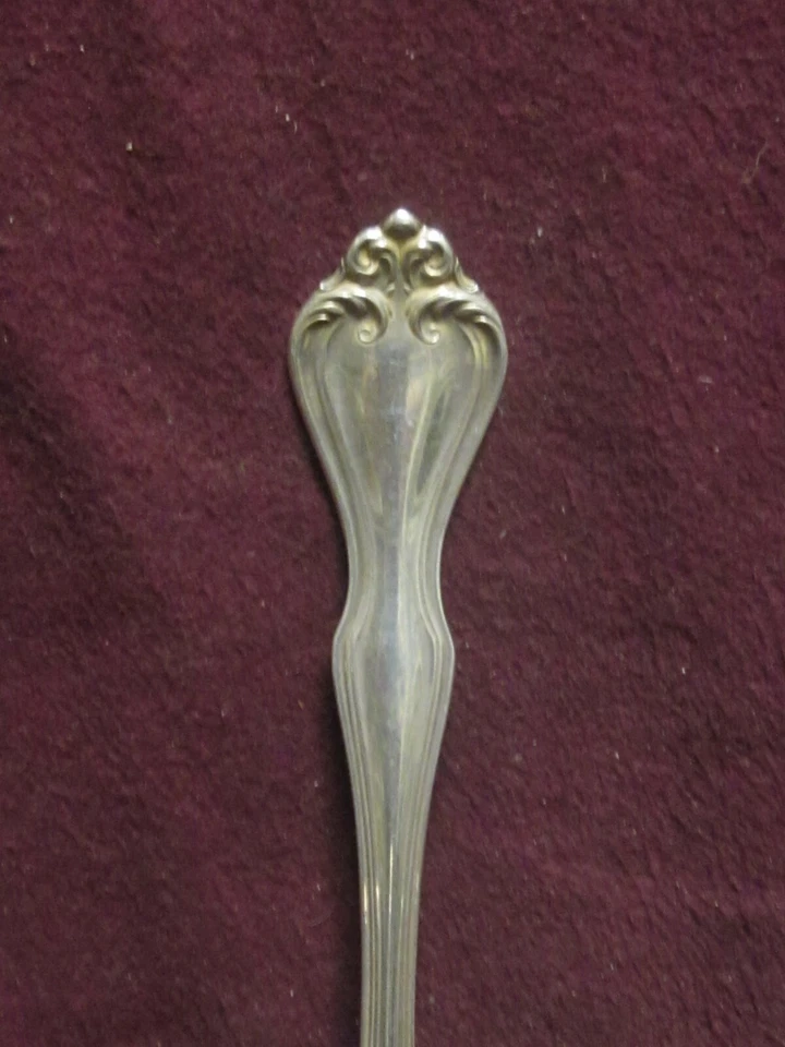 Cuchara para servir Sterling Westmorland George & Martha 8 1/8" 67 g sin monograma Foto 2 de 4
