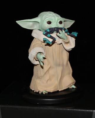 ATTAKUS STAR WARS SW CLASSIC COLLECTION GROGU EATING THE FROG - 1:5 RESIN STATUE
