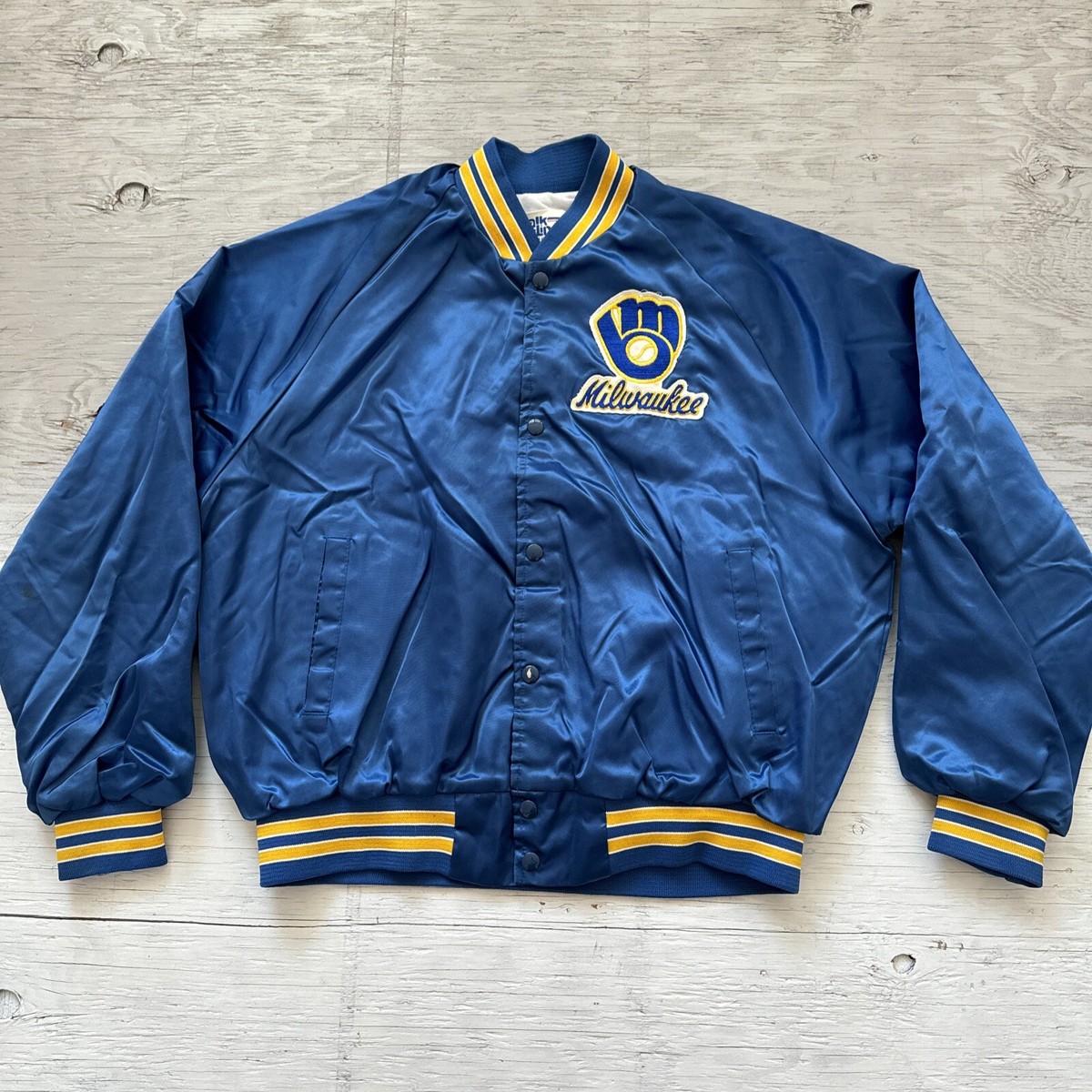 MLB 古着　Milwaukee Brewers プルオーバージャケット MLB 古着 Milwaukee Brewers プルオーバージャケット Vintage