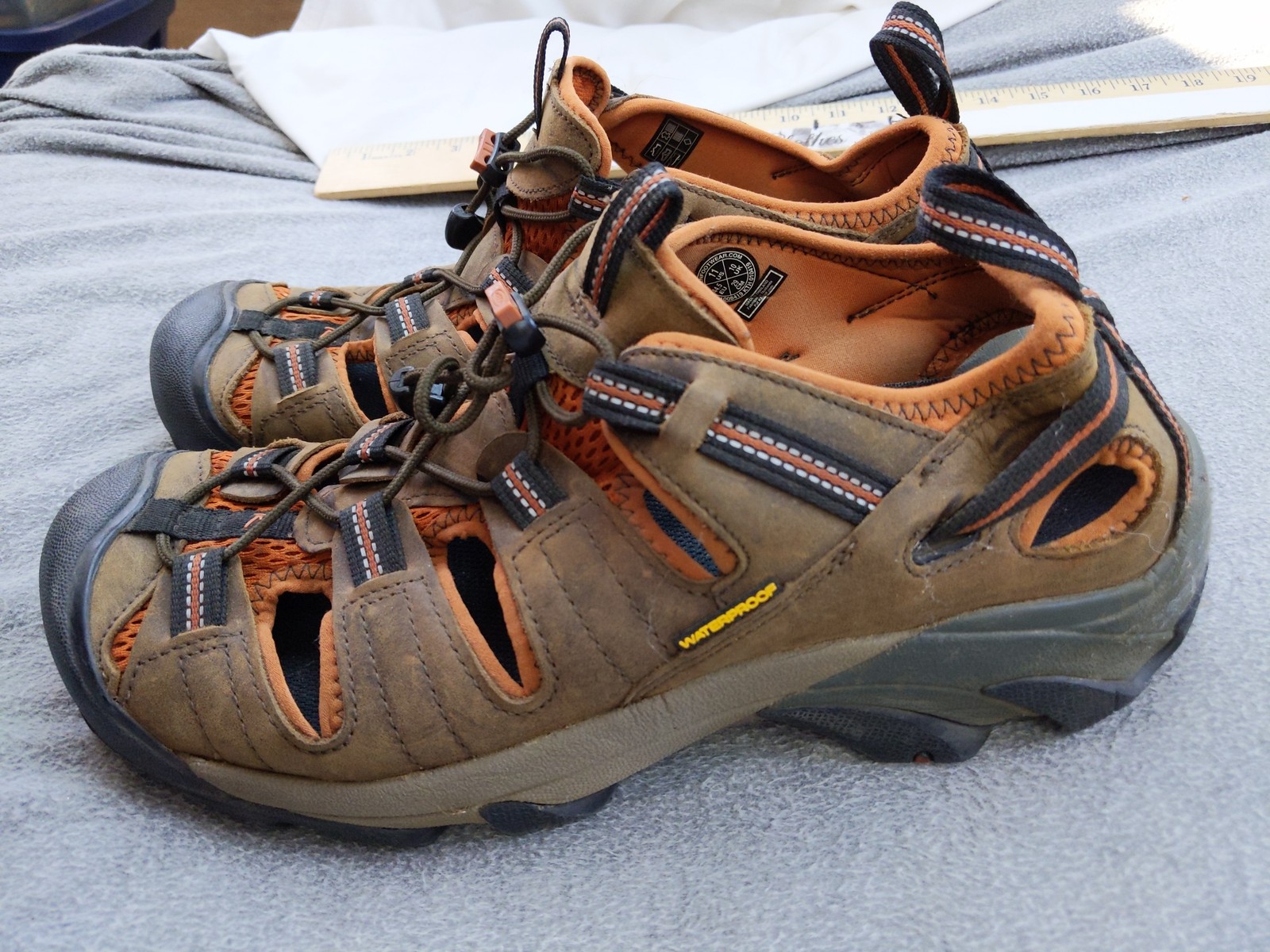 Scarpe impermeabili Keen da uomo taglia 11 sandali da trekking outdoor trail grip resistenti