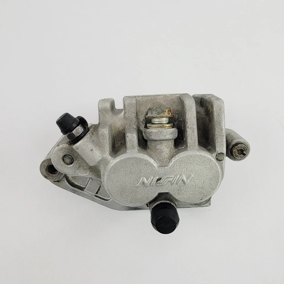 95-06 Kawasaki KLX250S KLX300R KDX200 KDX220R suporte de pinça de freio de roda dianteira - Imagem 3 de 4