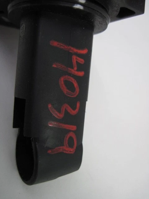 Used Fuel Injection Air Flow Meter fits: 1999 Lexus RX300 4 cylinder Grade A - Image 4 of 4