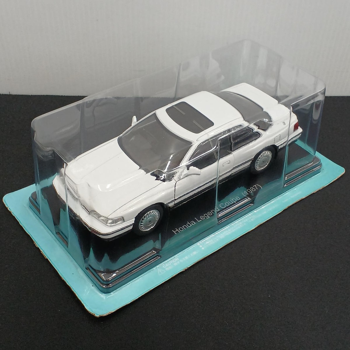 W814 新品 hachette HONDA LEGEND 2 DOOR s-l400.jpg