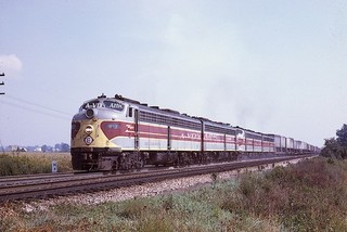 Orig slide EL Erie Lackawanna EMD E8A 813 action no location 1968