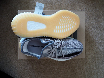 Size 9.5 - adidas Yeezy Boost 350 V2 Low Zyon - NEW WITH BOX