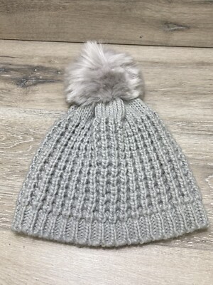 Kyi Kyi Canada Faux Fur Pompom Beanie Gray EUC | eBay display picture 1