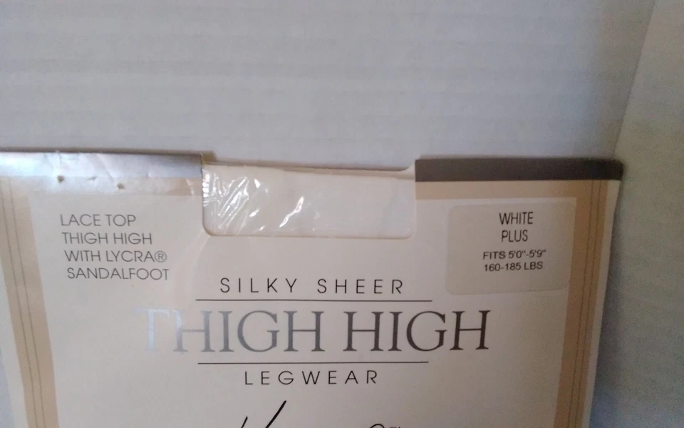 Top de encaje transparente sedoso hasta el muslo colección Kathie Lee talla grande blanco Foto 2 de 4