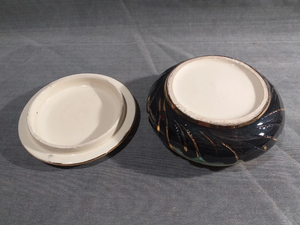 Bonbonnière céramique barbotine Signée Pugi? Style Vallauris (C) - Photo 4/4