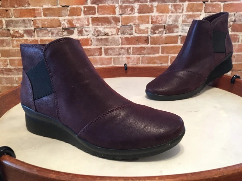 Clarks women's caddell best sale tropic ankle bootie
